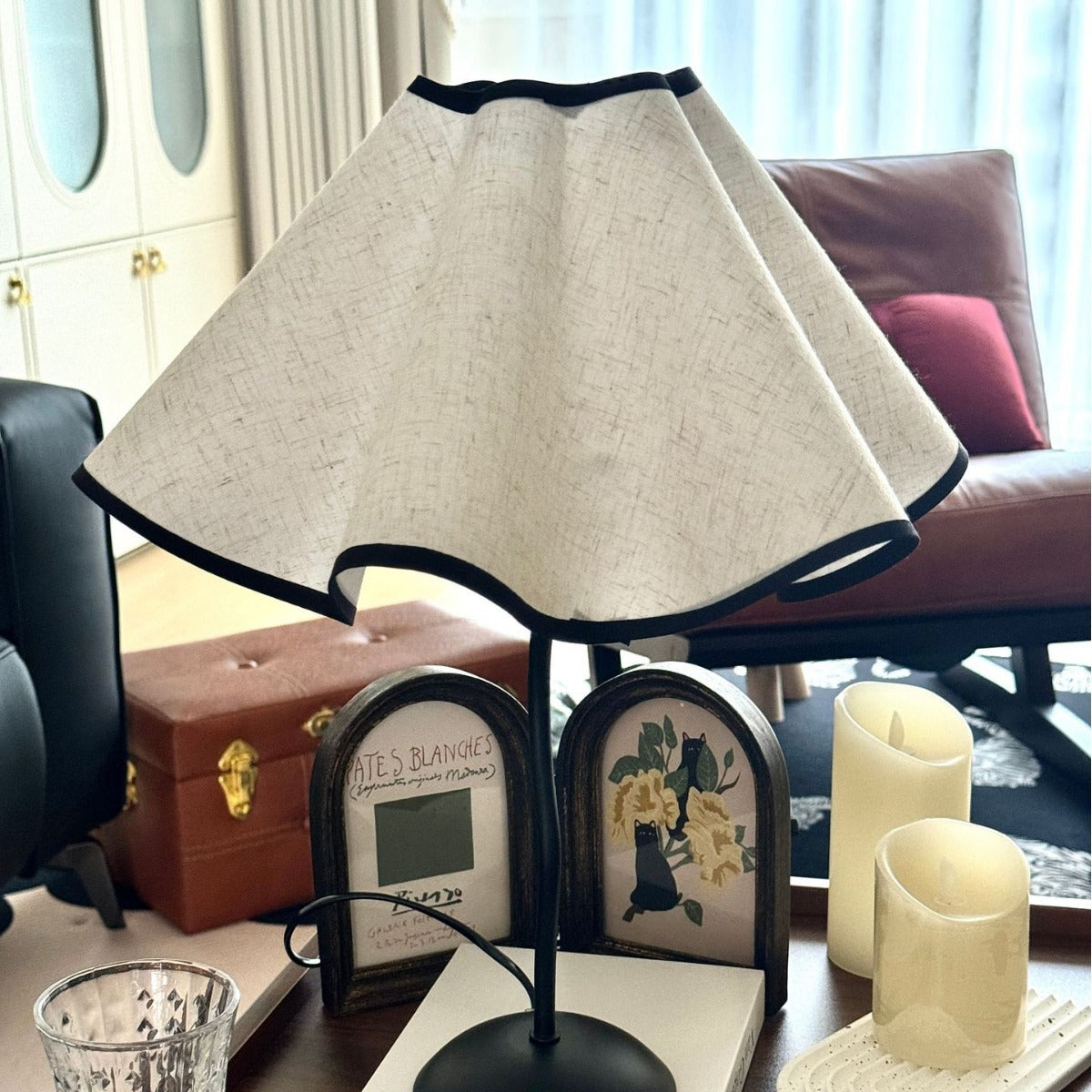 Creative Petal Atmosphere Bedside Table Lamp