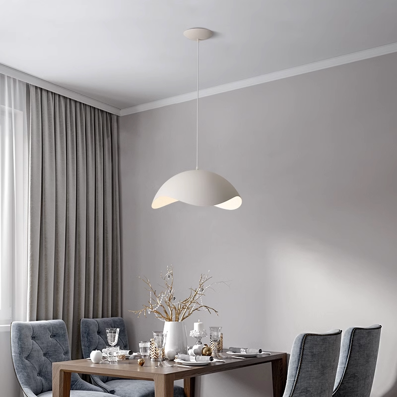 Modern Creative Eggshell-Style Pendant Light for Dining Area