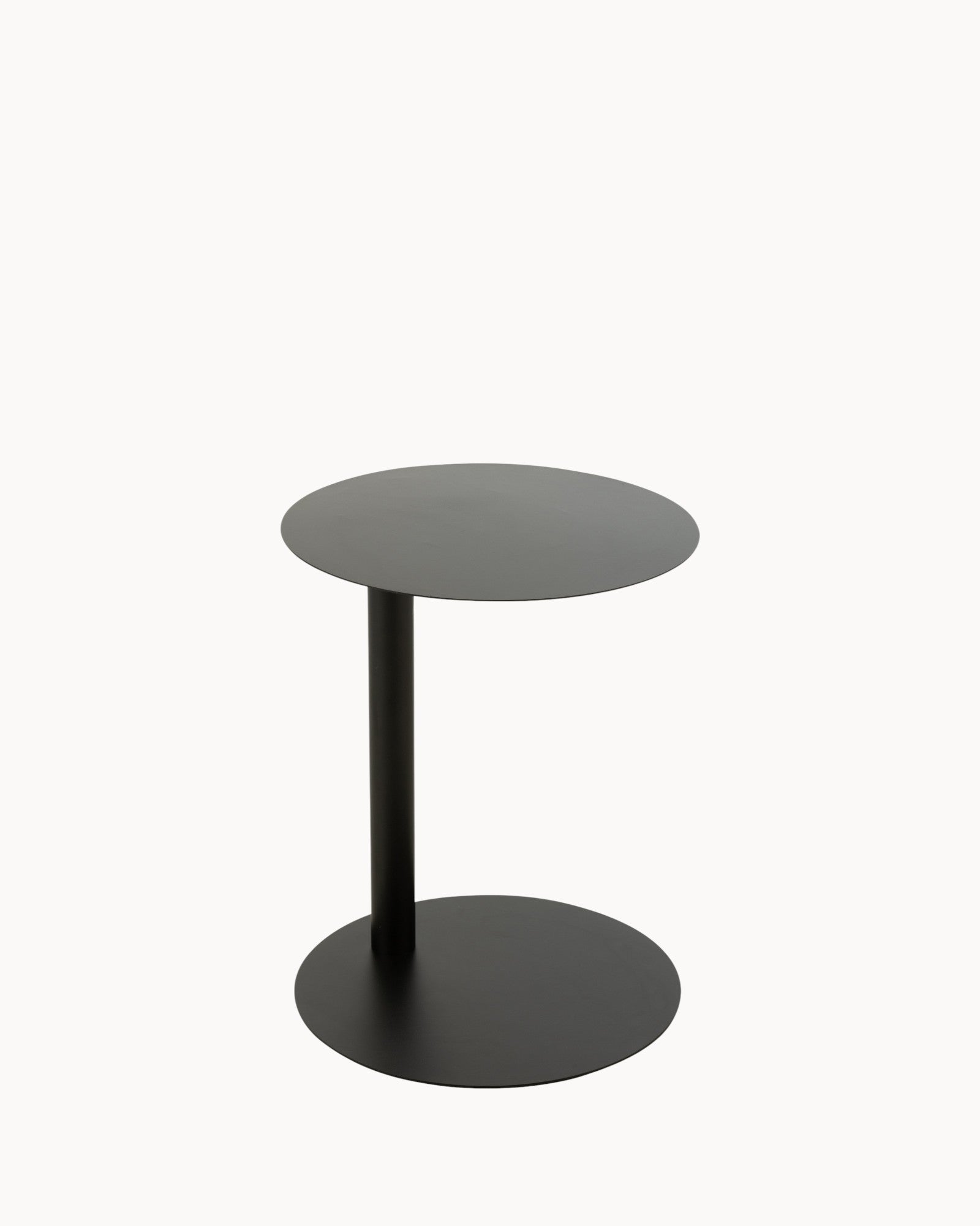 J-Line - Side Table - Round Black Metal - 40 cm - Modern & Sturdy Design