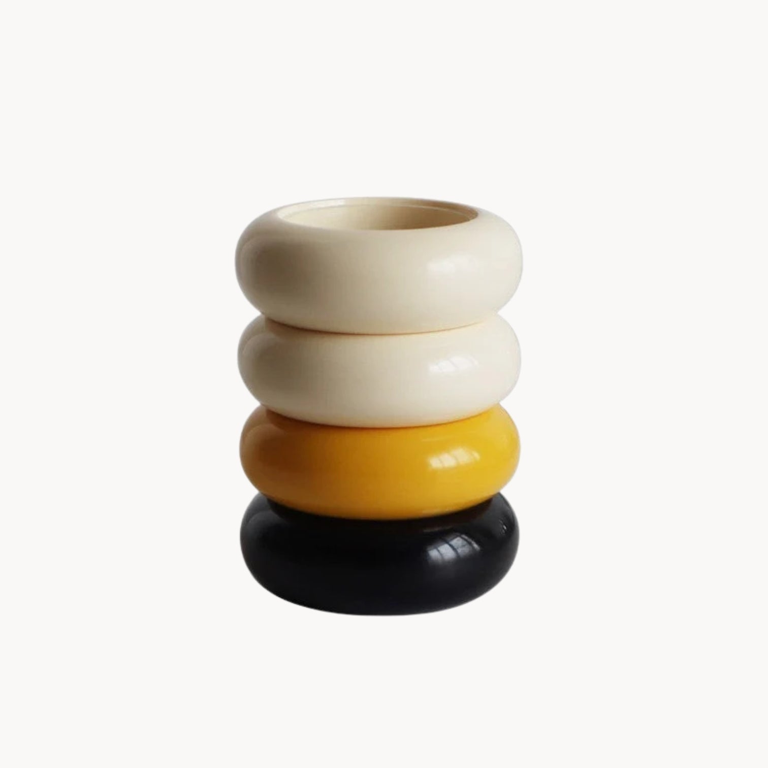 Nordic Makeup Brush Holder in Resin – Minimalist Organizer with Sculptural Design
