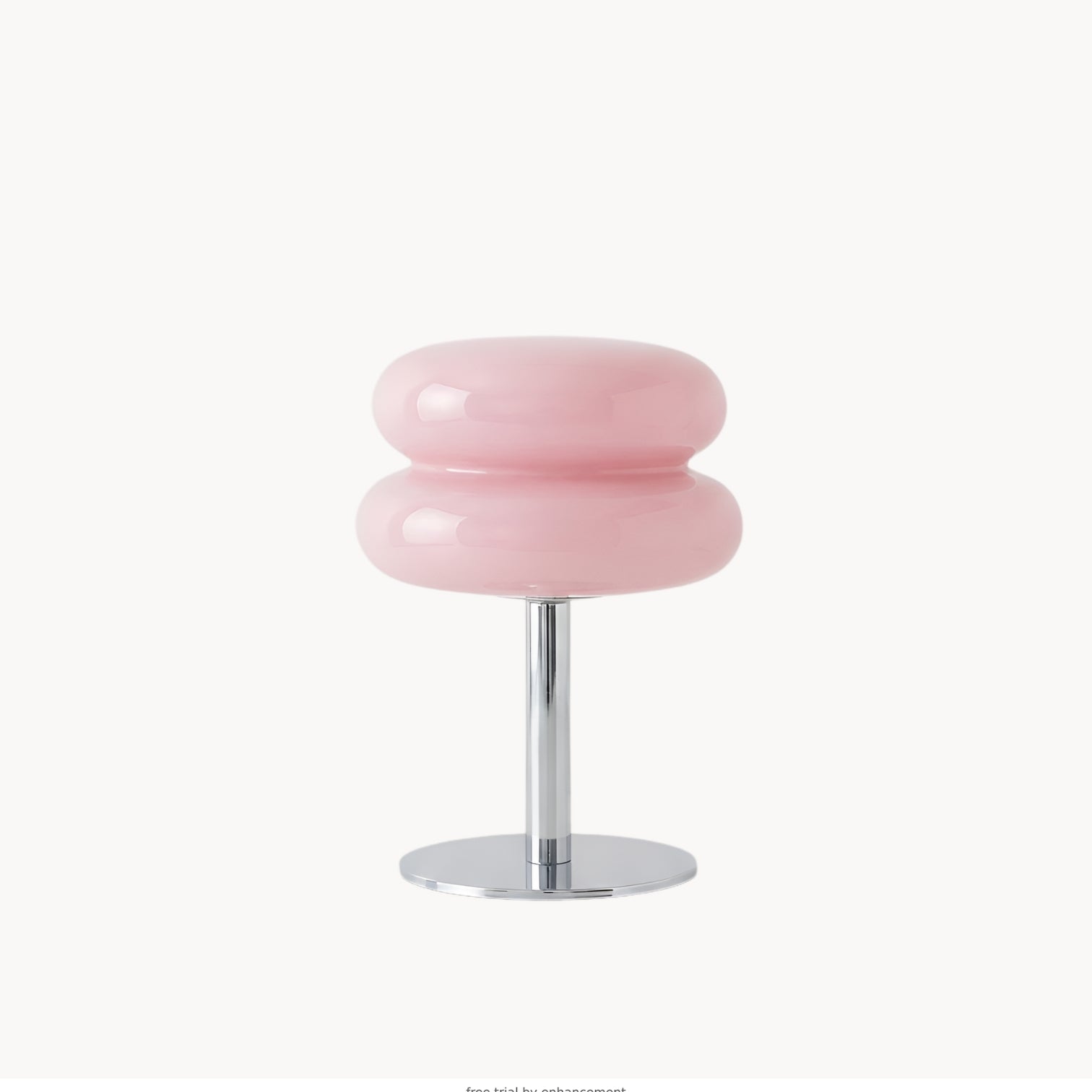 Decoratieve glazen bedlamp met sfeervolle verlichting