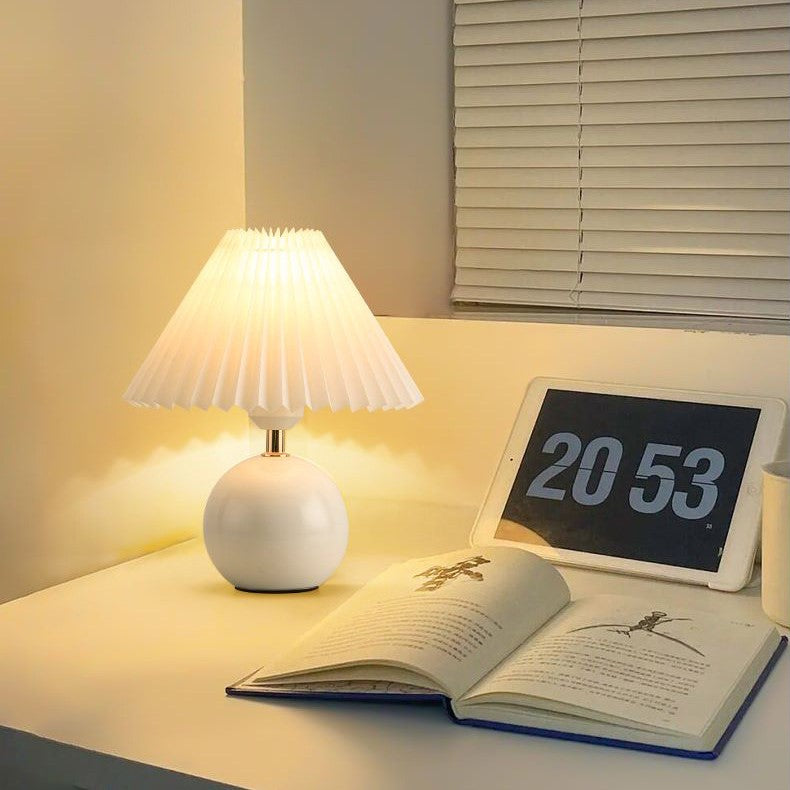 Decorative Pleated Ceramic Bedside Table Lamp