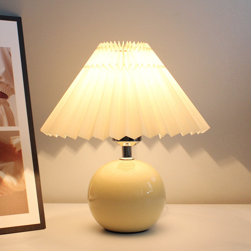 Decorative Pleated Ceramic Bedside Table Lamp
