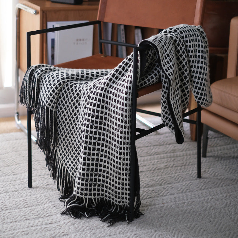Chunky Knit Throw Blanket with Fringe – Decorative Living Room Blanket in Modern Style