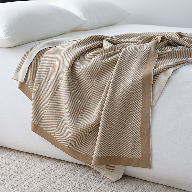Herringbone Knit Throw Blanket – Soft Living Room Blanket with Timeless Elegance