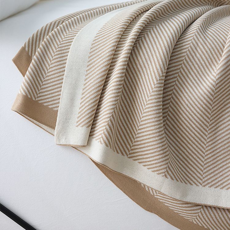 Herringbone Knit Throw Blanket – Soft Living Room Blanket with Timeless Elegance