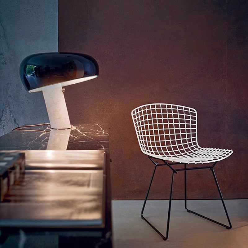 Moderne tafellamp met paddenstoeldesign – Designlamp met marmeren voet en glazen kap