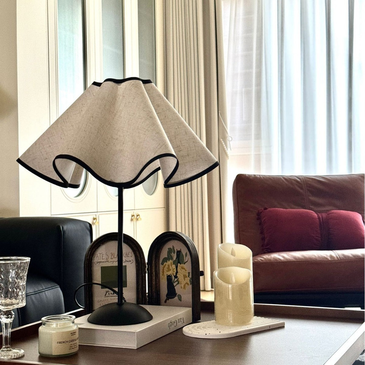 Creative Petal Atmosphere Bedside Table Lamp