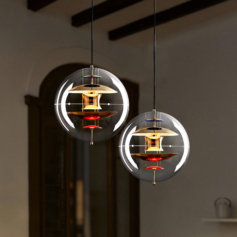 Moderne bolvormige hanglamp met planeetmotief
