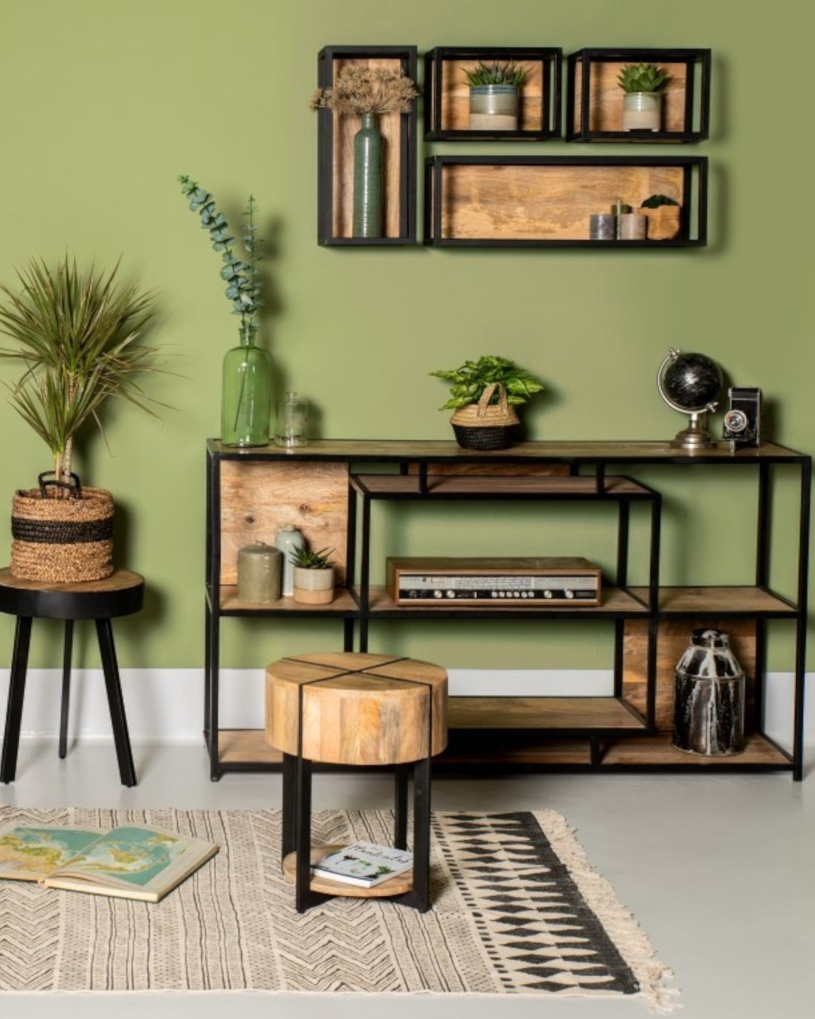 Urban Levels Wall Shelf - Mango Wood Metal - Natural Black - 35x18x25 cm