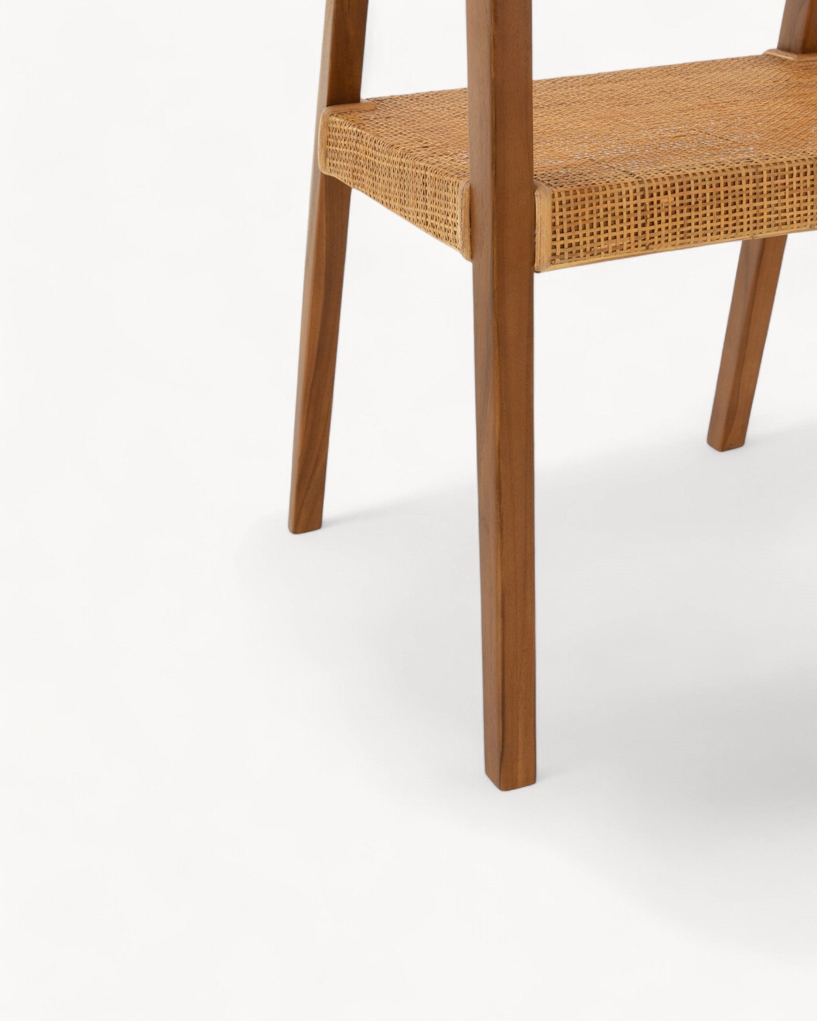 J-Line Emma Chair – Teak & Rattan – Brown – Comfortable Dining Chair