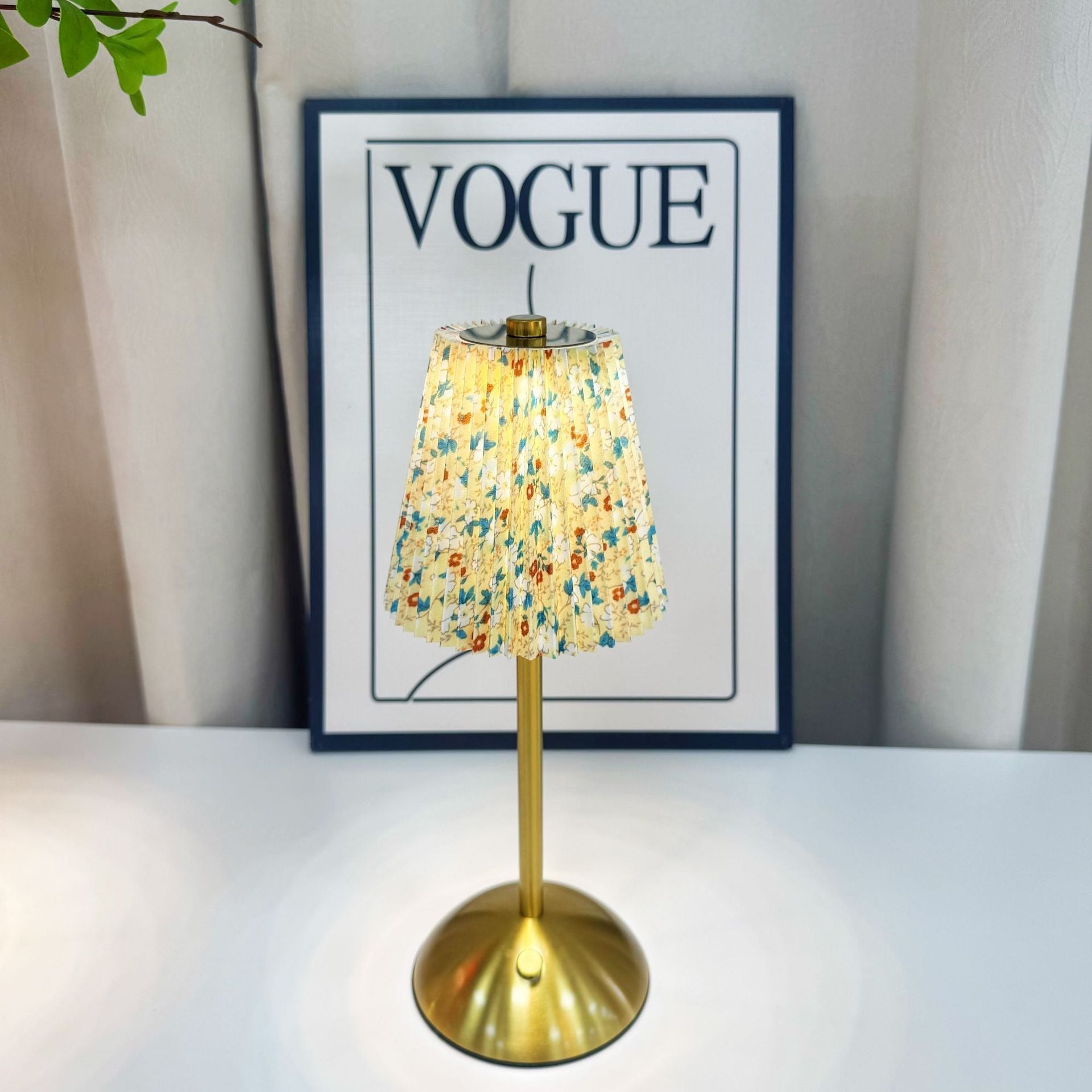 Geplooide stoffen tafellamp – Elegante bedlamp met warm licht