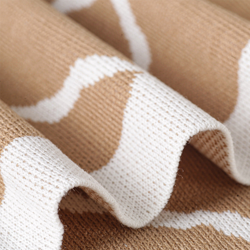 Acrylic Knit Throw Blanket – Soft, Versatile Living Room Blanket in Timeless Design
