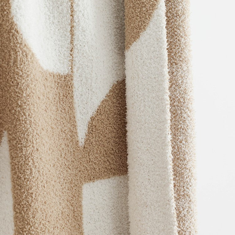 Geometric Knit Throw Blanket – Double-Sided Living Room Blanket for Stylish Interiors