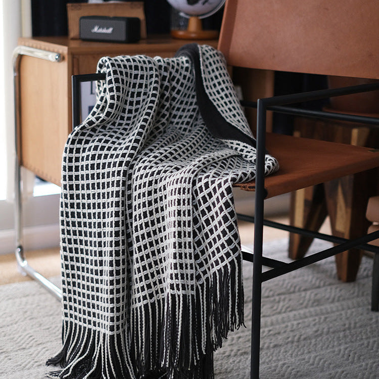 Chunky Knit Throw Blanket with Fringe – Decorative Living Room Blanket in Modern Style