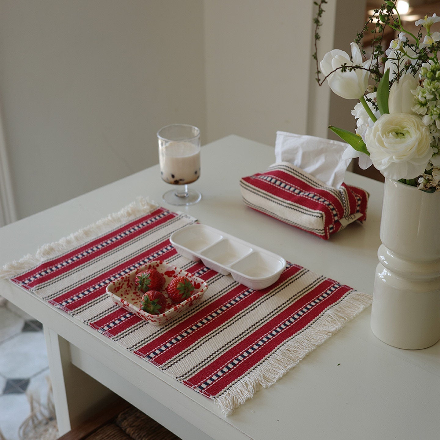 Vintage Fabric Placemat and Heat-Resistant Table Mat
