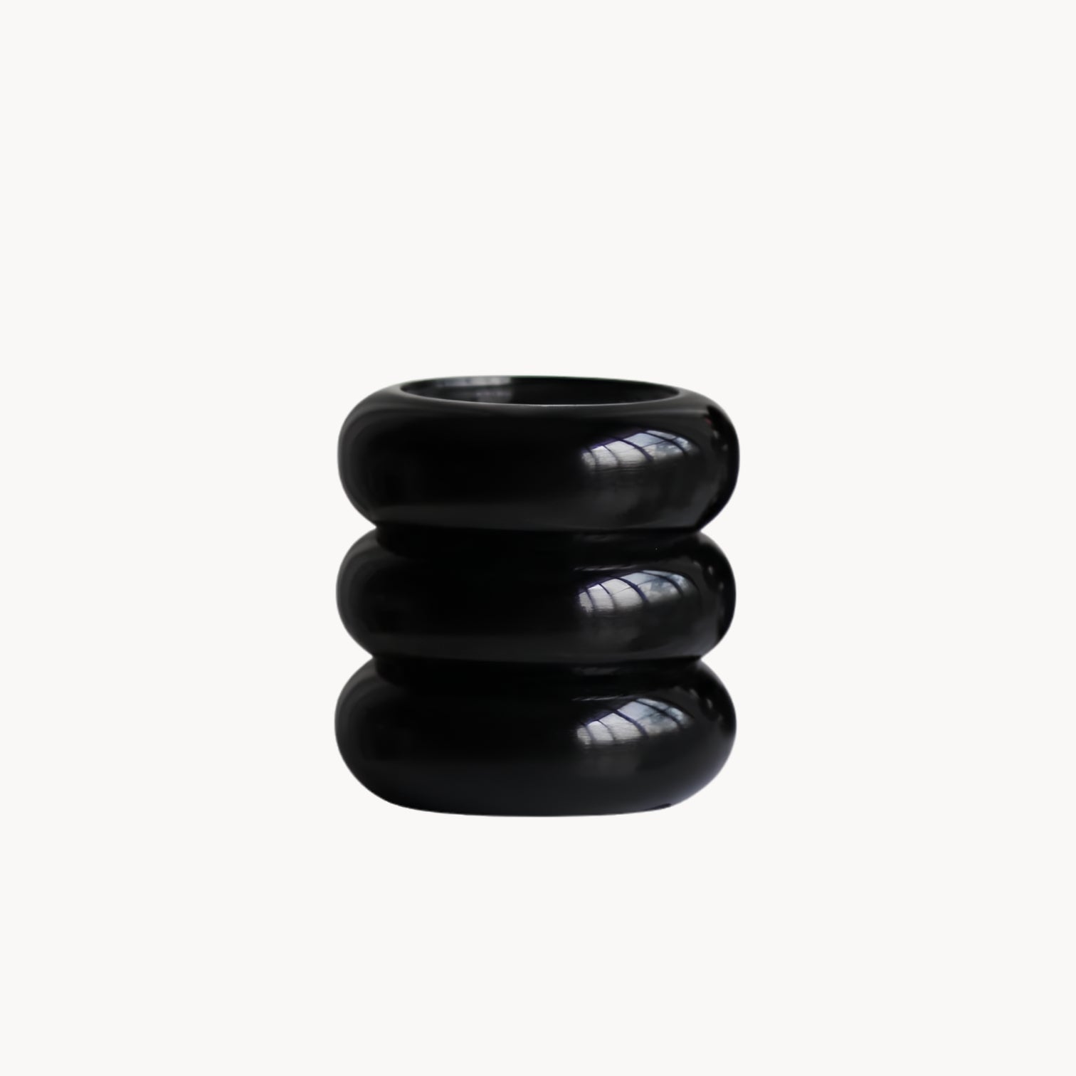 Nordic Makeup Brush Holder in Resin – Minimalist Organizer with Sculptural Design