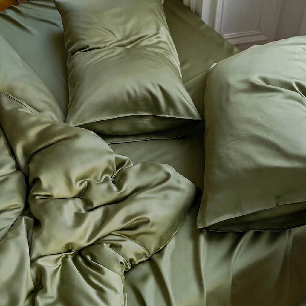 Summer Cooling Silk Bedding Set