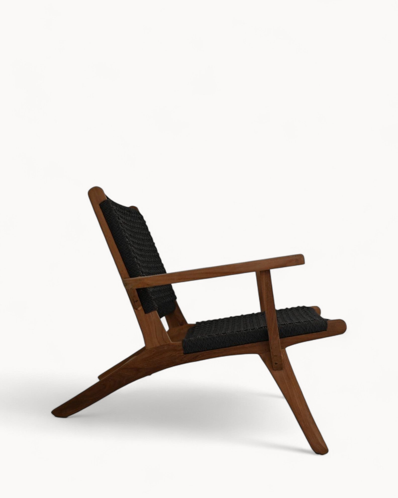 Rio Garden Lounge Chair - Black/Natural Teak/Banana Leaf - 66x80x65 cm
