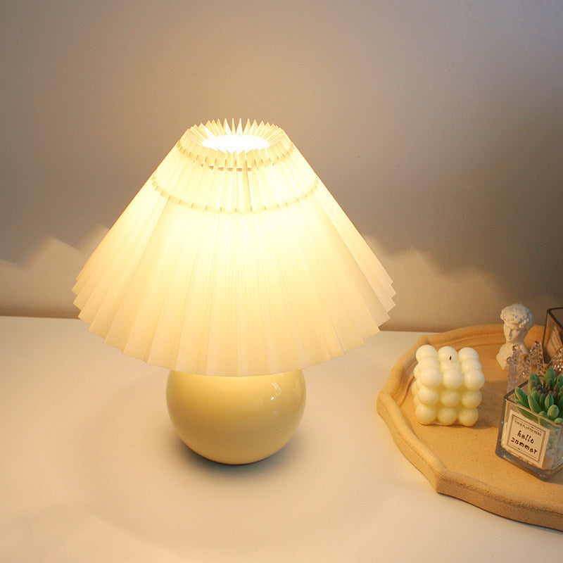 Decorative Pleated Ceramic Bedside Table Lamp