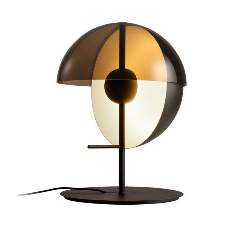 Moderne design tafellamp in Bauhaus-stijl met glazen kap
