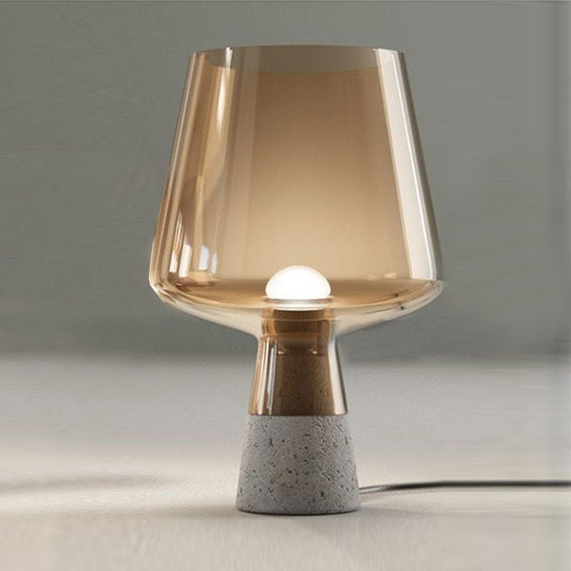 Moderne Minimalistische Tafellamp met Gerookt Glas en Betonvoet