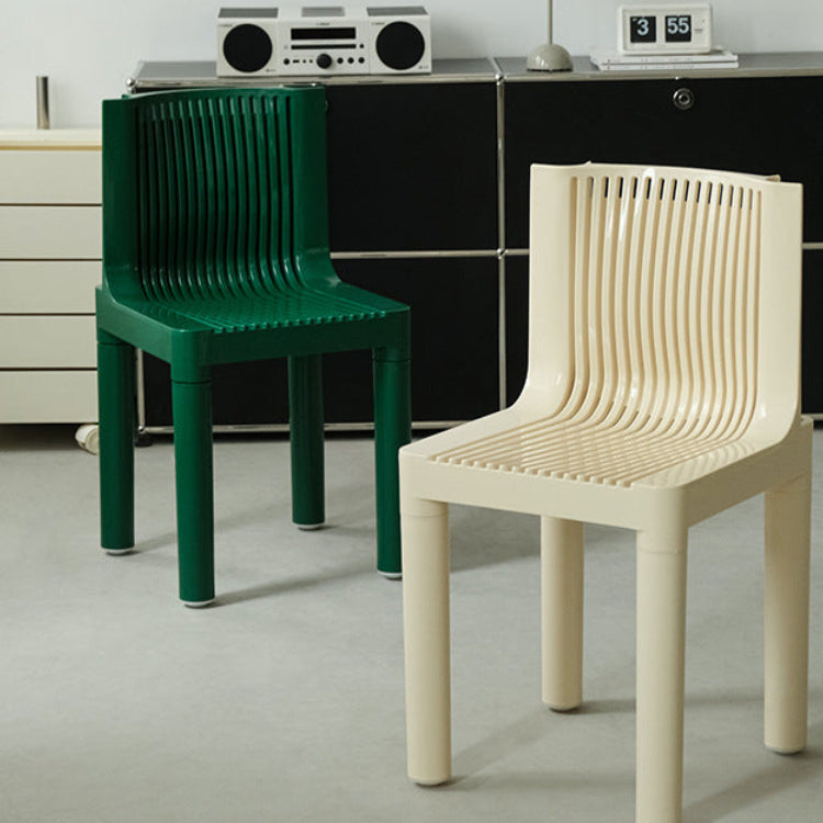 Minimalistischer Loungesessel im lebendigen Cream-Stil