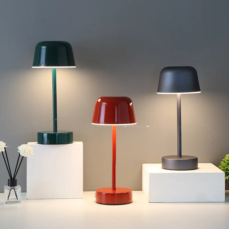 Tragbare kabellose wiederaufladbare Bügeleisen-Tischlampe - Dimmbares Licht