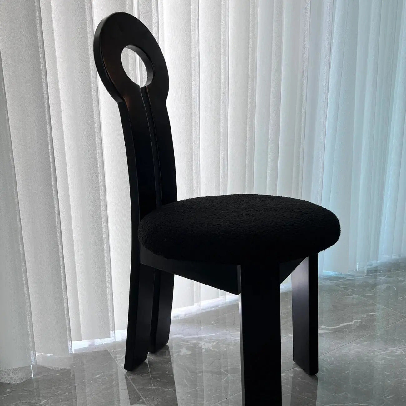 Franse vintage zeemeerminfauteuil van massief hout