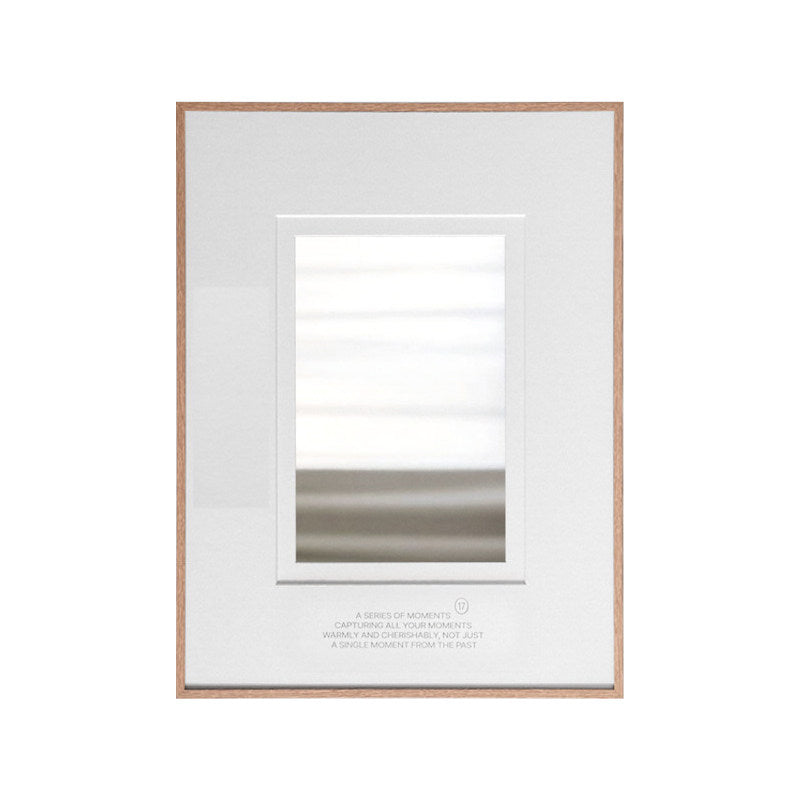 Franse wandspiegel met notenhouten frame – Vintage mid-century decor in minimalistische stijl